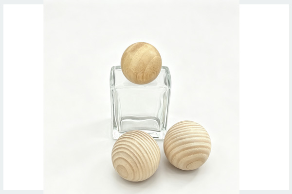 Perfume bamboo and wood cap
